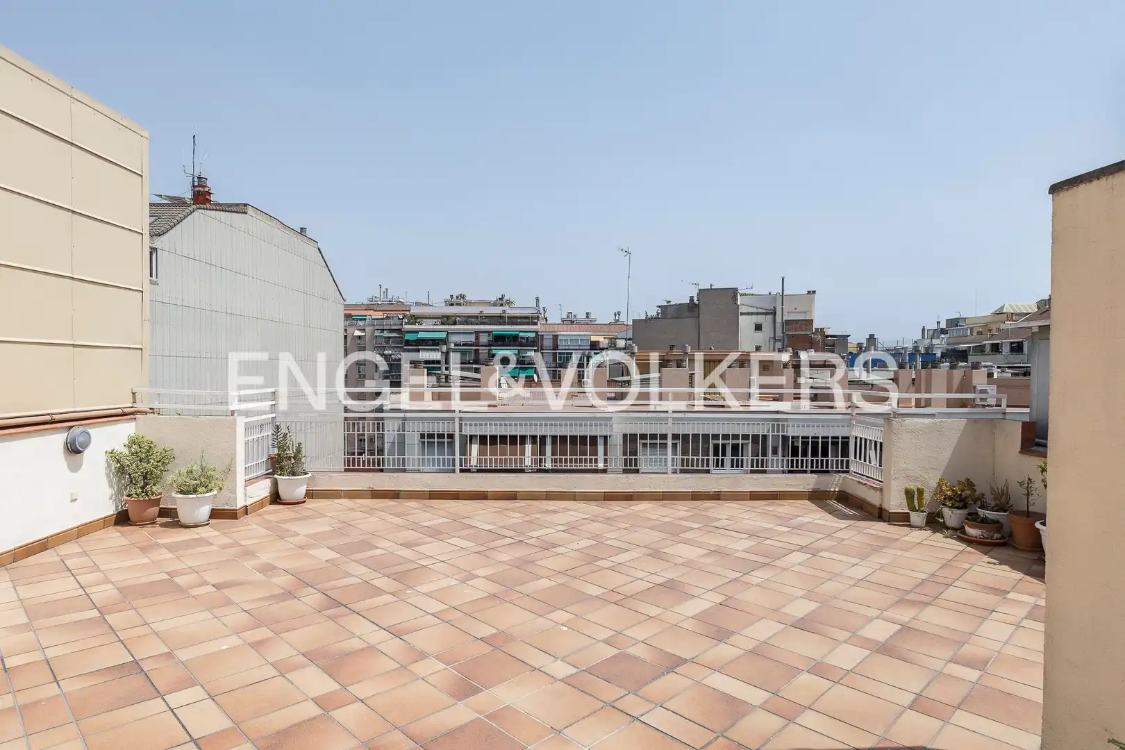 Terrasse von Dachboden zur Miete in Barcelona mit Klimaanlage, Heizung und Parkett