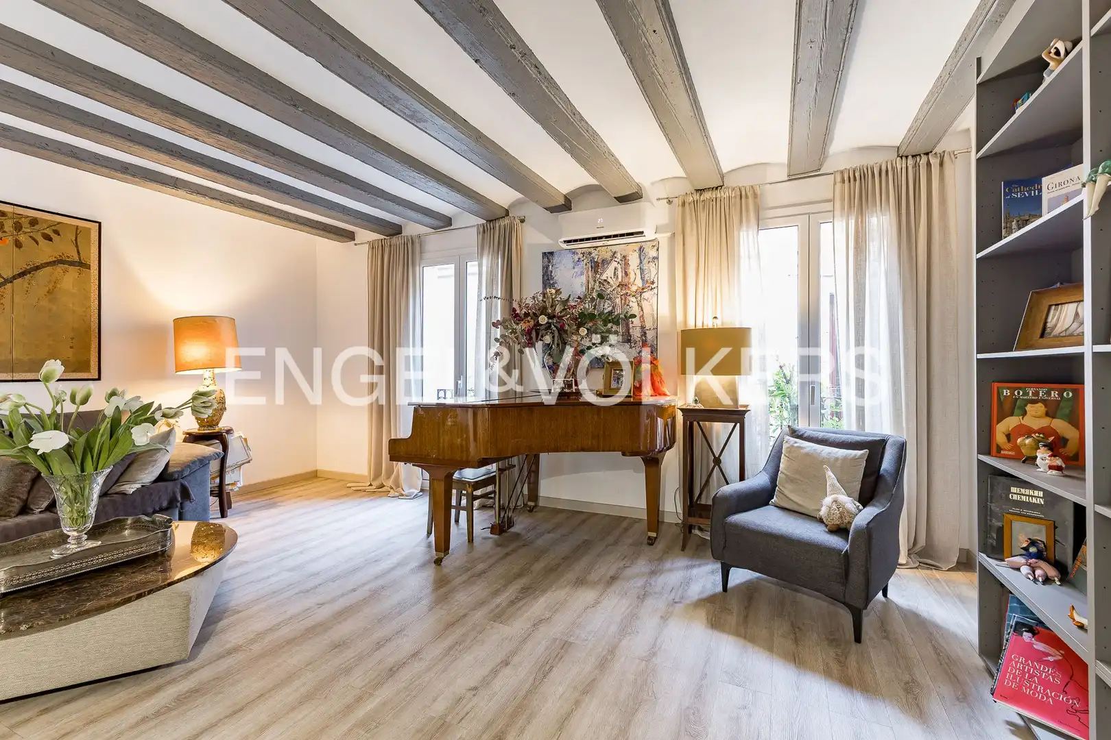 Sala de estar de Piso en venta en Barcelona con Aire acondicionado, Calefacción y Amueblado
