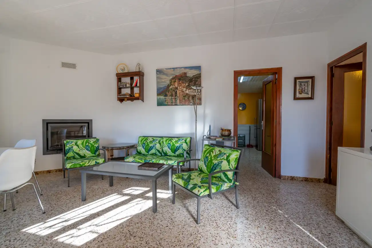 Sala d'estar de Casa o xalet en venda en Tortosa amb Calefacció, Jardí privat i Terrassa