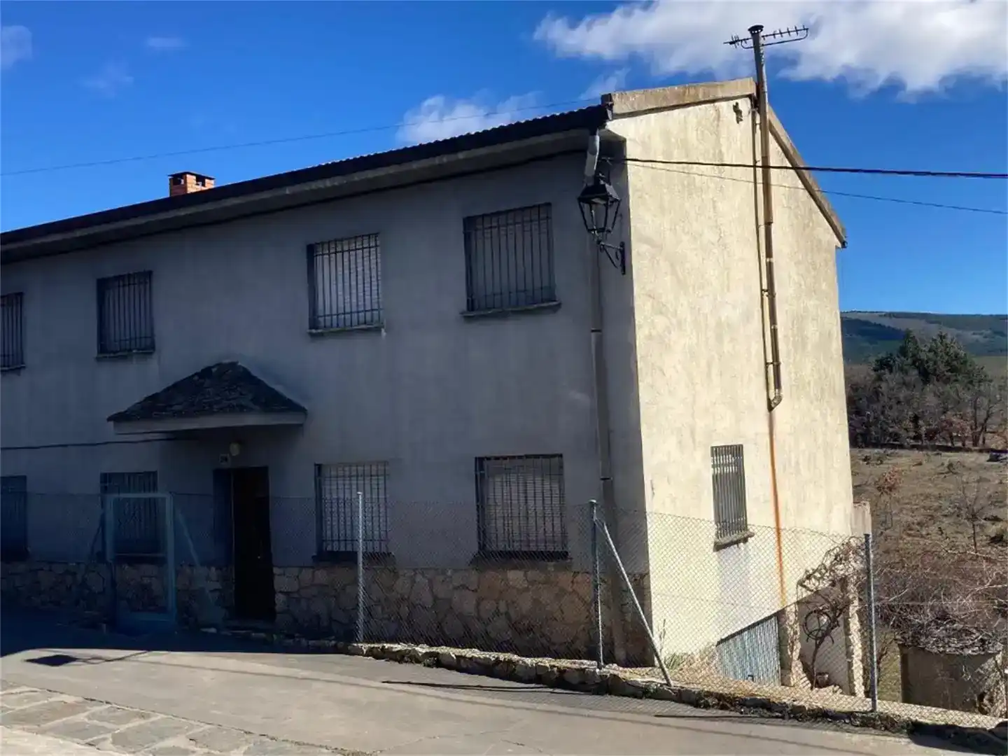 Vista exterior de Casa adosada en venta en Campillo de Ranas con Jardín privado y Trastero