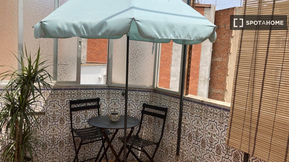 Terrassa de Pis de lloguer en Santa Coloma de Gramenet amb Aire condicionat, Calefacció i Moblat