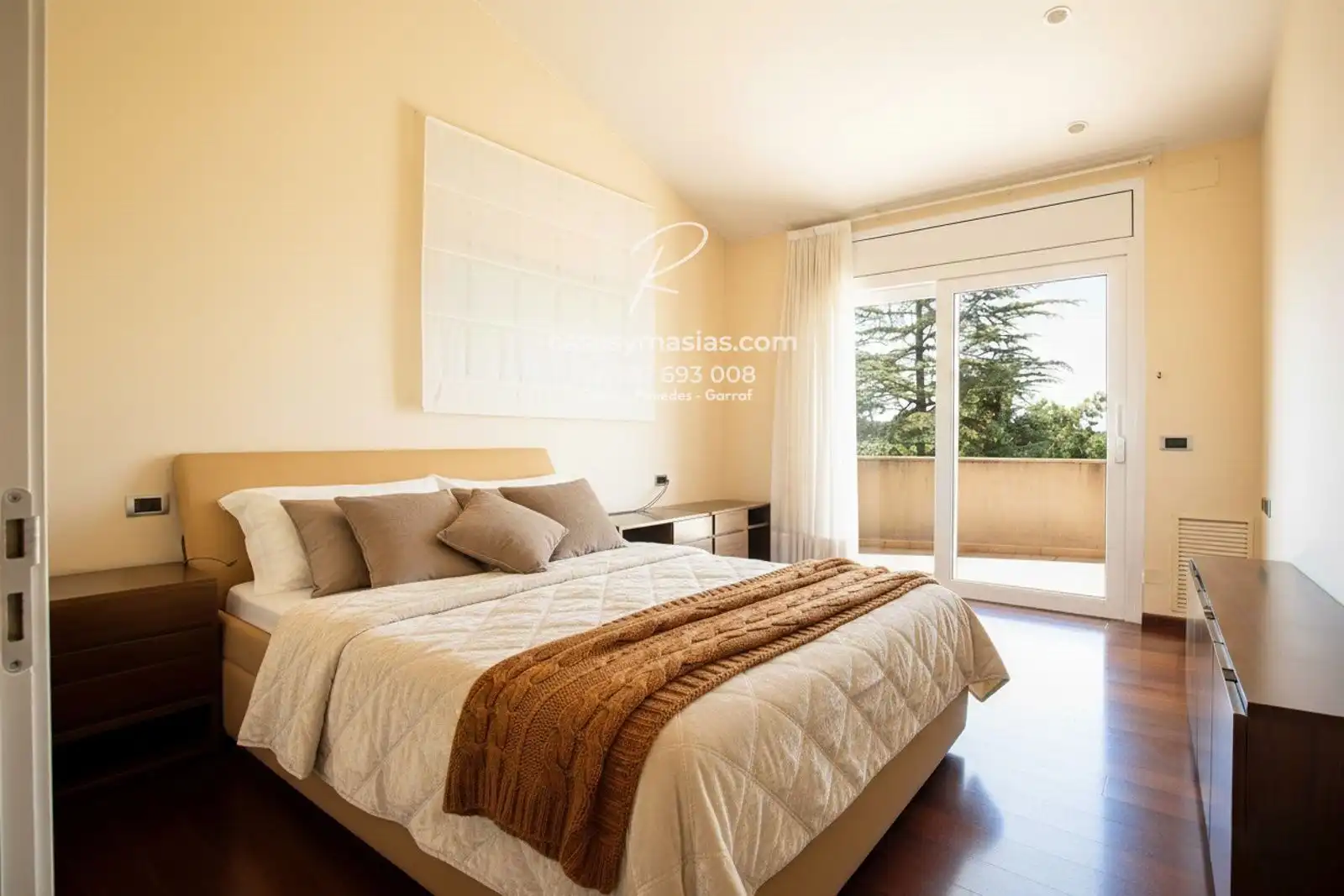 Habitación de Casa o chalet en venta en Pacs del Penedès con Aire acondicionado, Calefacción y Jardín privado