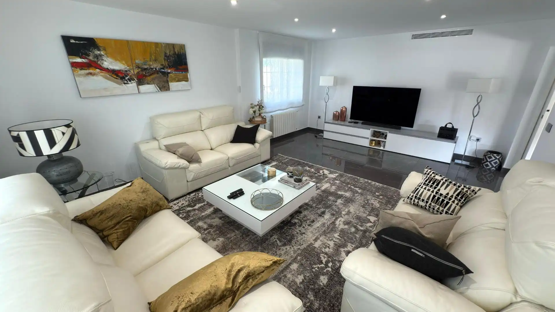 Sala de estar de Casa o chalet en venta en Sant Joan d'Alacant con Aire acondicionado, Calefacción y Jardín privado