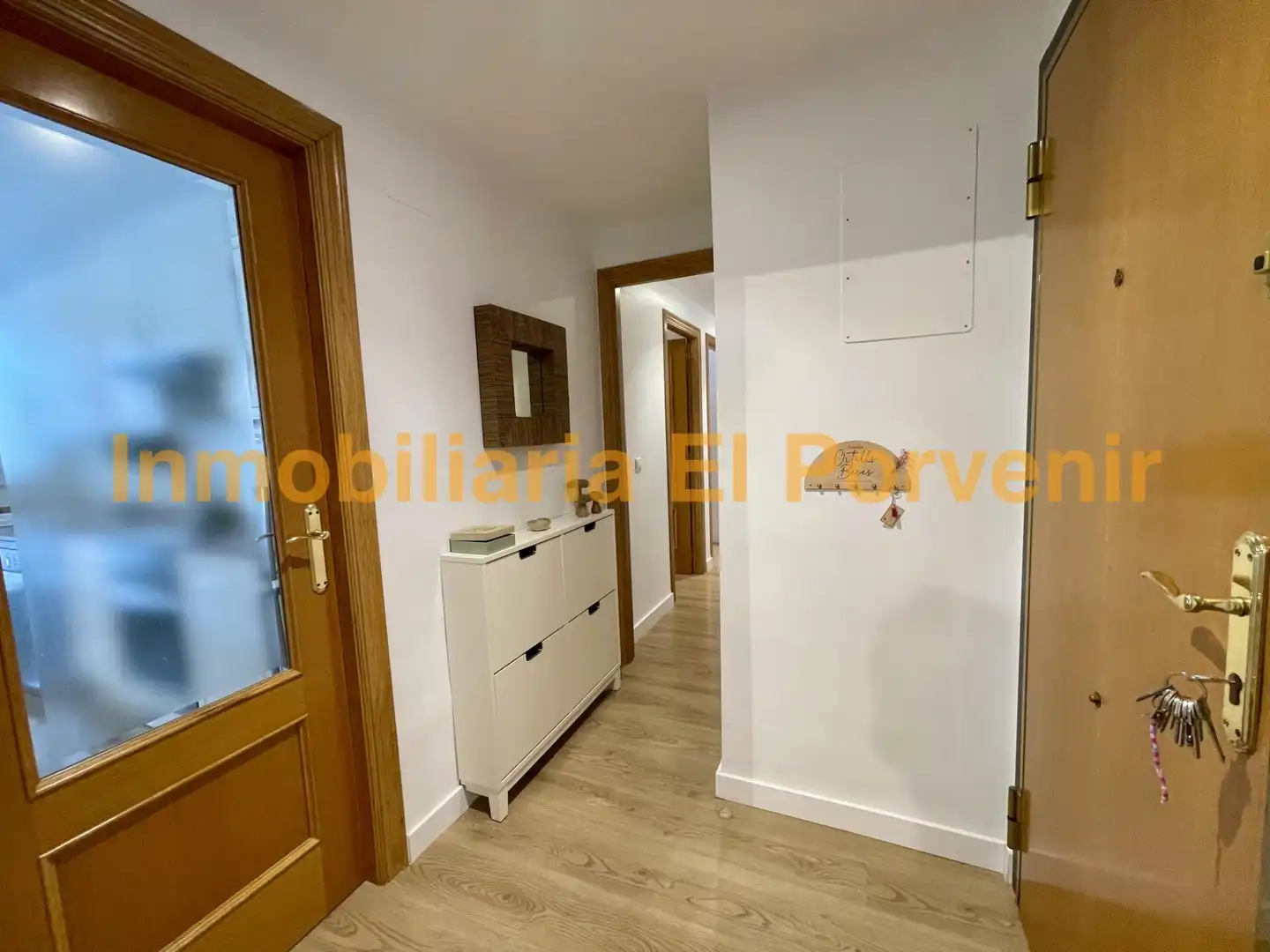 Wohnung zum Verkauf in Torrent mit Klimaanlage, Heizung und Balkon