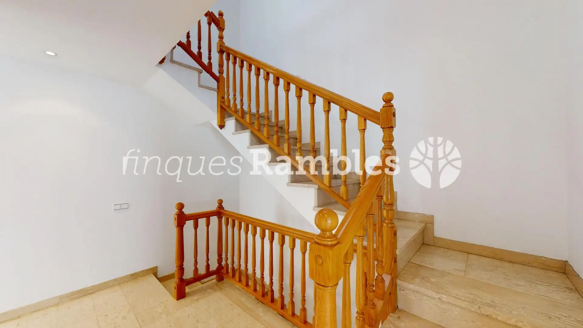 Casa adosada en venda a Les Comes