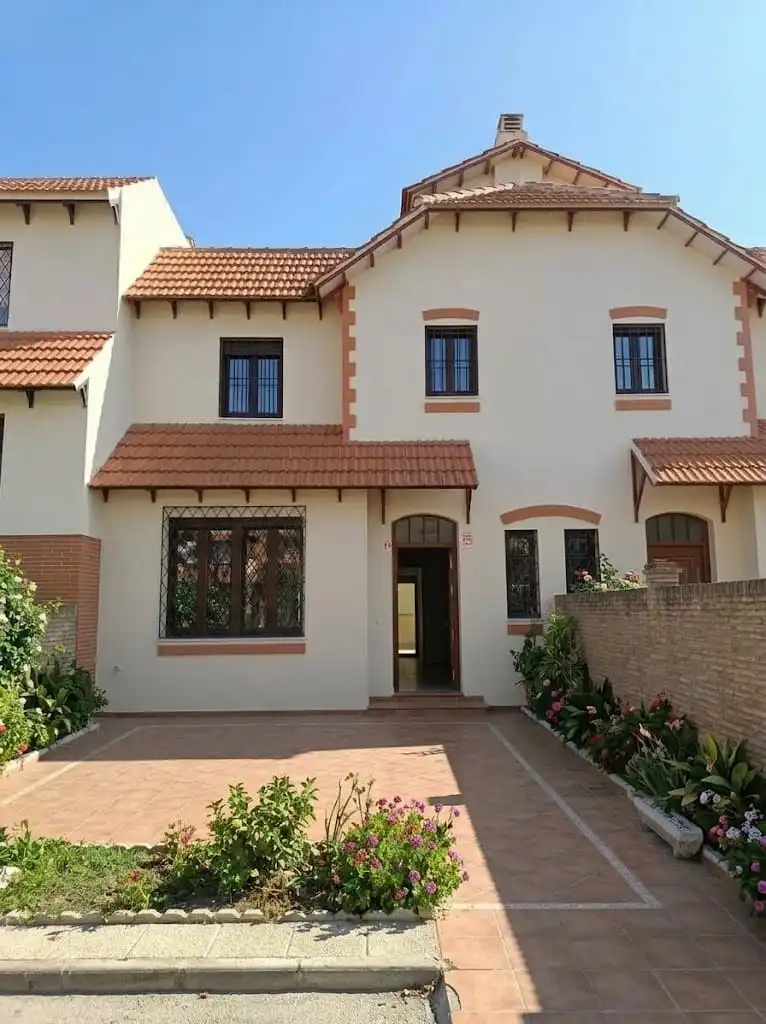 Terraced house with pool for sale in Arco Norte - Avda España