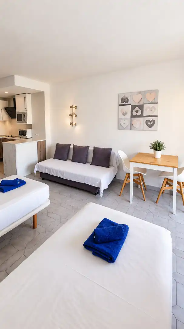 Bedroom of Study for sale in Benalmádena  with Air Conditioner, Terrace and Furnished