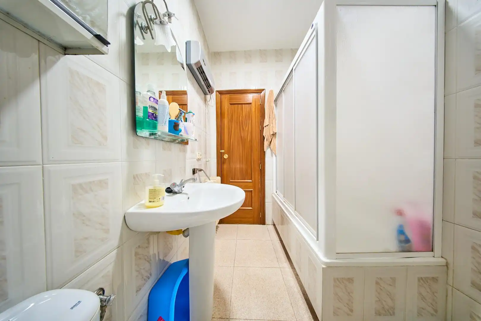 Baño de Casa adosada en venta en Baza con Calefacción, Terraza y Trastero