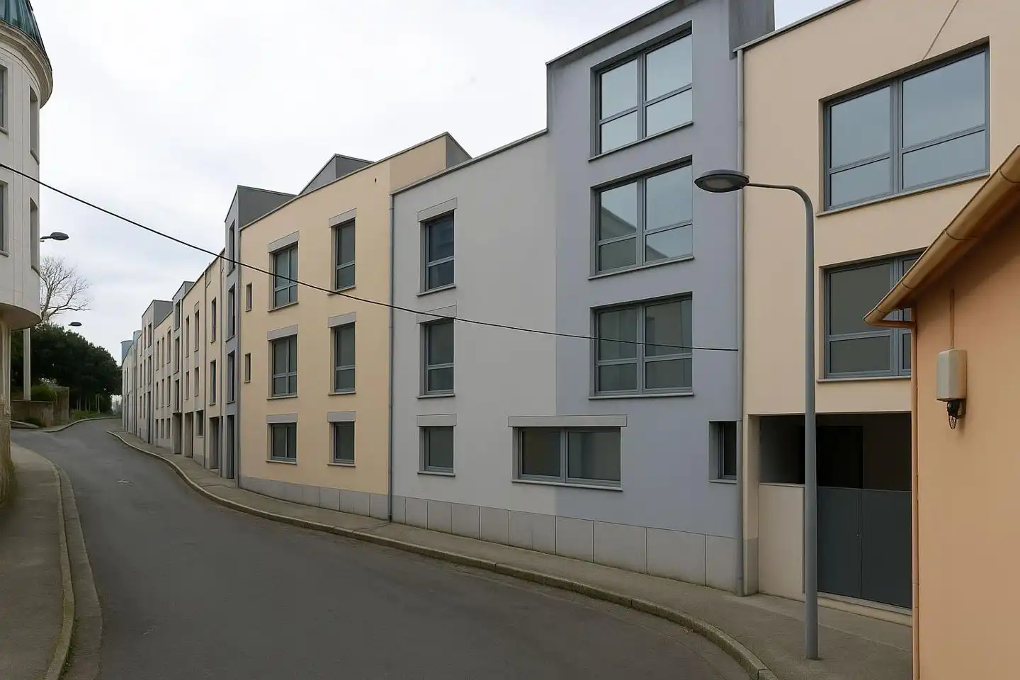 Vista exterior de Planta baja en venta en A Coruña Capital  con Trastero y Alarma