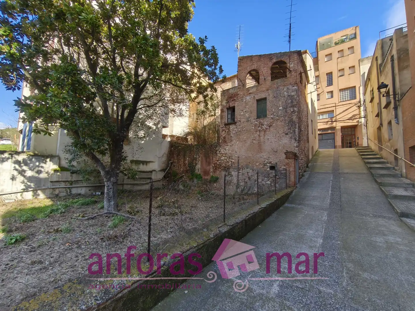 Exterior view of Buildings for sale in La Riba