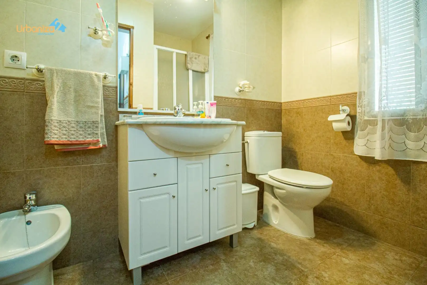 Baño de Casa adosada en venta en Badajoz con Aire acondicionado, Jardín privado y Terraza