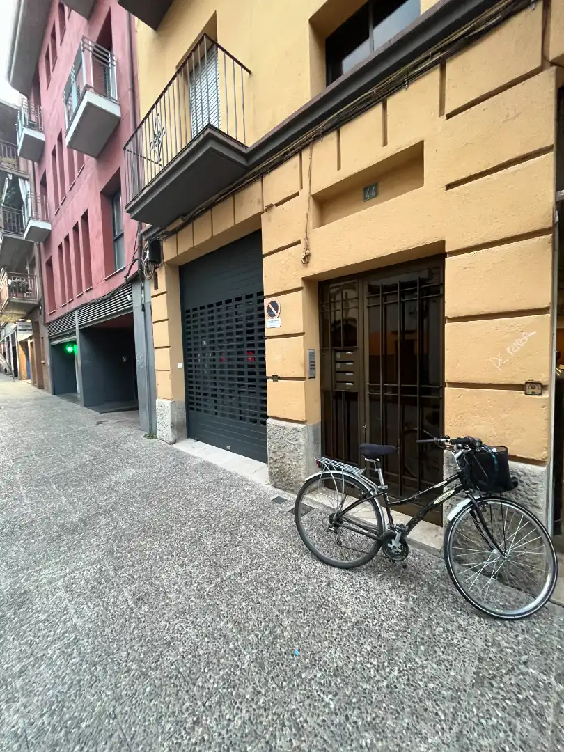 Business premises to rent in Carrer Figuerola, imagen 3