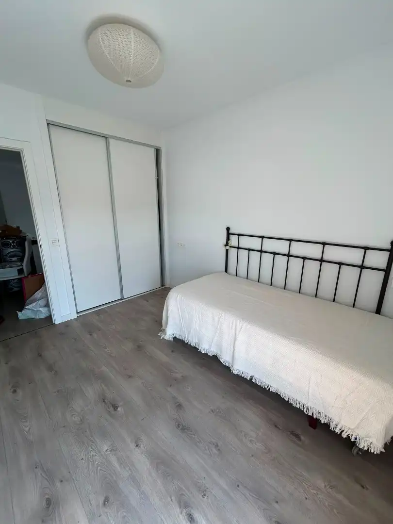 Habitación de Casa adosada en venta en Bormujos con Aire acondicionado, Jardín privado y Terraza