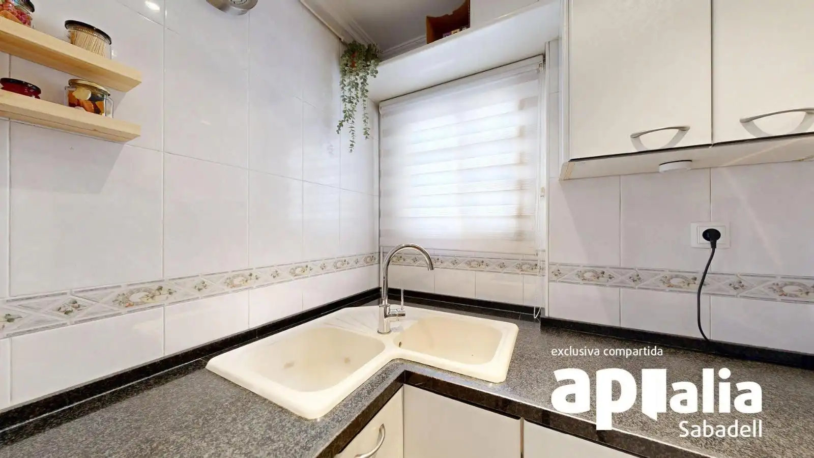 Kitchen of Flat for sale in Sabadell  with Heating, Parquet flooring and Terrace