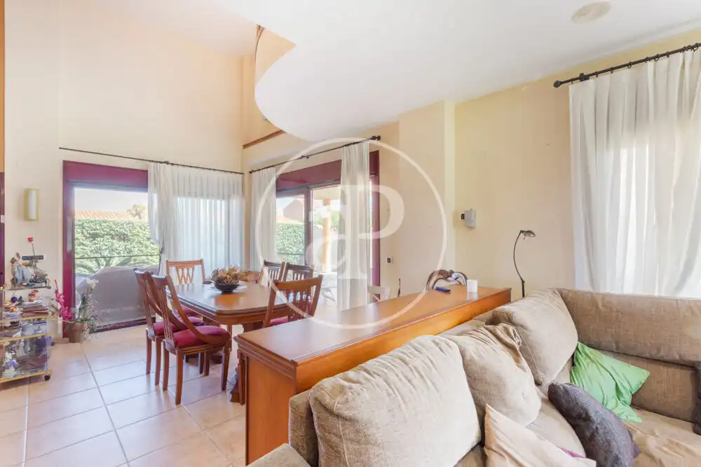 Comedor de Casa o chalet en venta en Sagunto / Sagunt con Aire acondicionado, Calefacción y Jardín privado