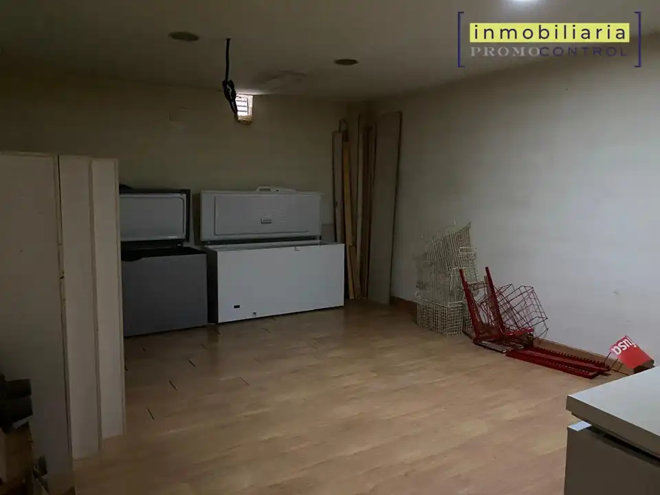 Local comercial de lloguer a Avenida Galo Ponte 54, imagen 16