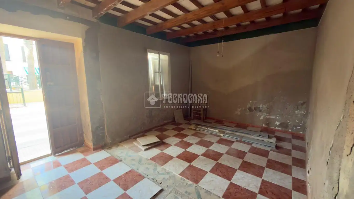 Casa o chalet en venta en La Lantejuela  con Balcón