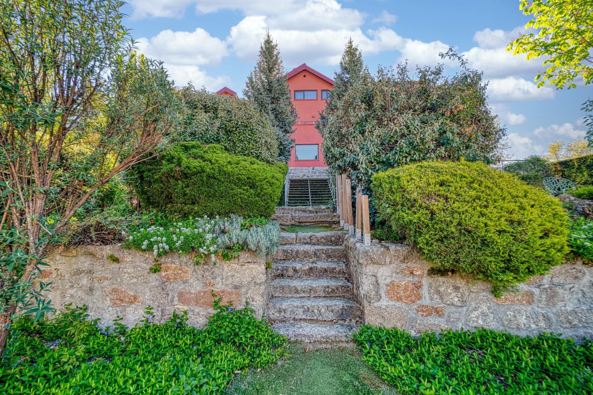 Exterior view of Building for sale in Cercedilla