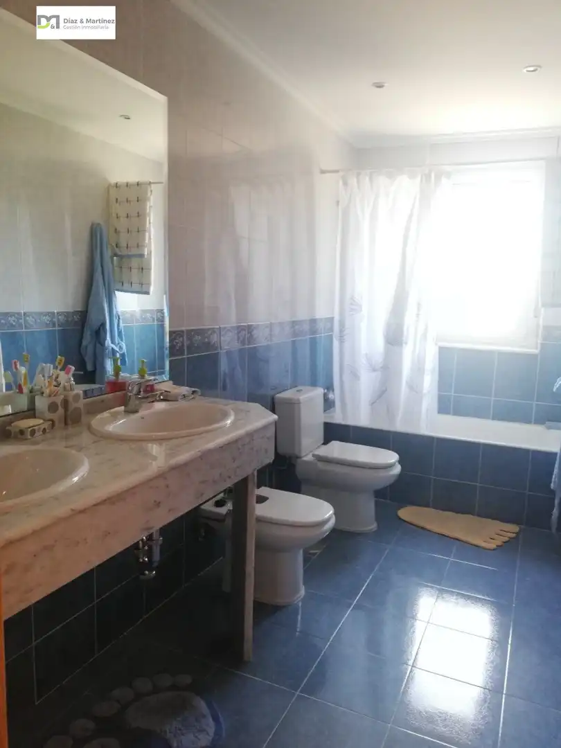 Baño de Casa o chalet en venta en Santa Colomba de Curueño con Jardín privado, Parquet y Terraza