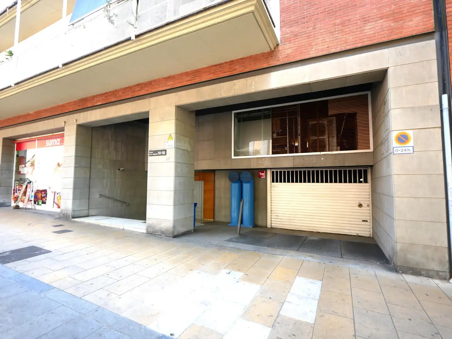 Vista exterior de Garatge en venda en Barcelona