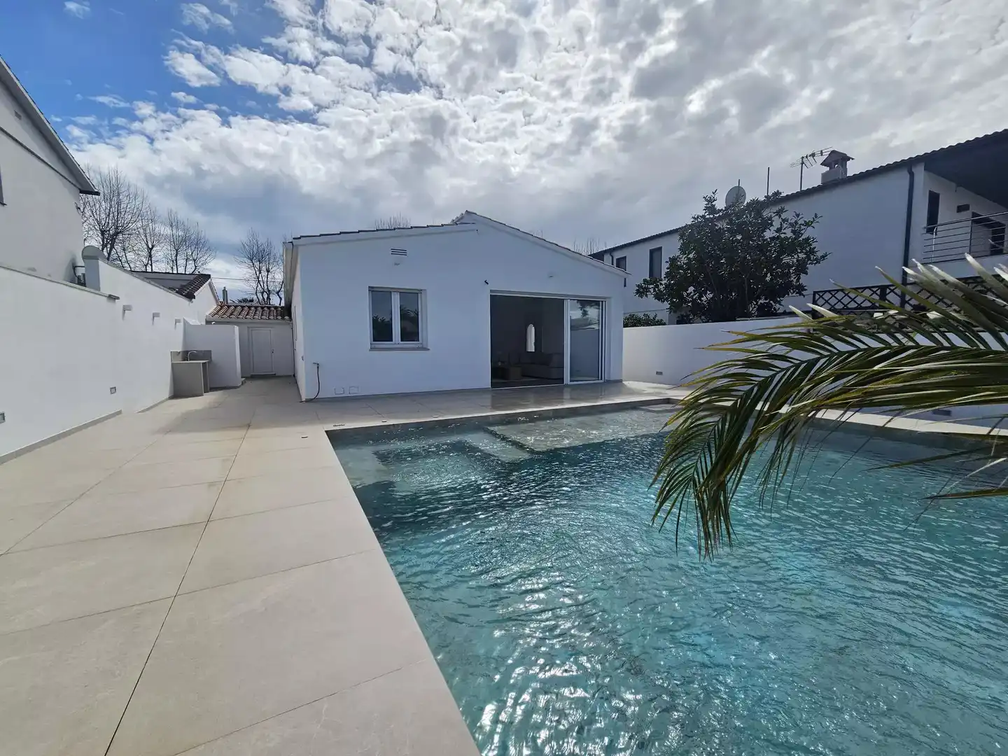 Piscina de Casa o xalet en venda en Empuriabrava amb Aire condicionat, Calefacció i Jardí privat
