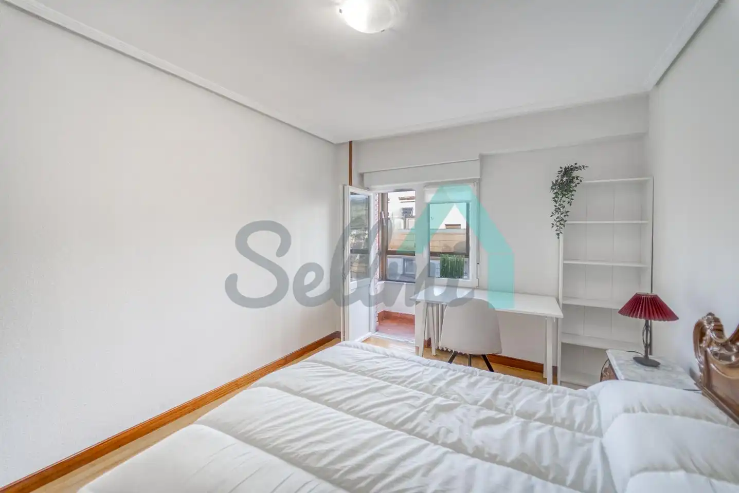 Schlafzimmer von Wohnung zur untervermieten in Oviedo  mit Heizung, Parkett und Terrasse