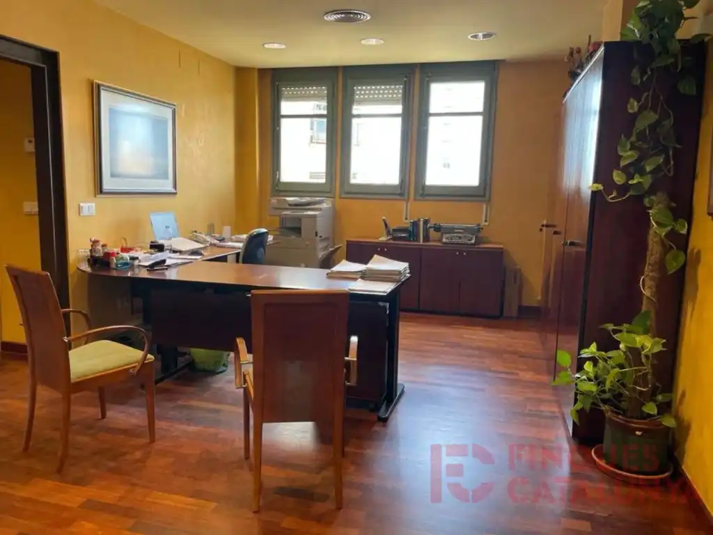 Oficina en venta en Girona