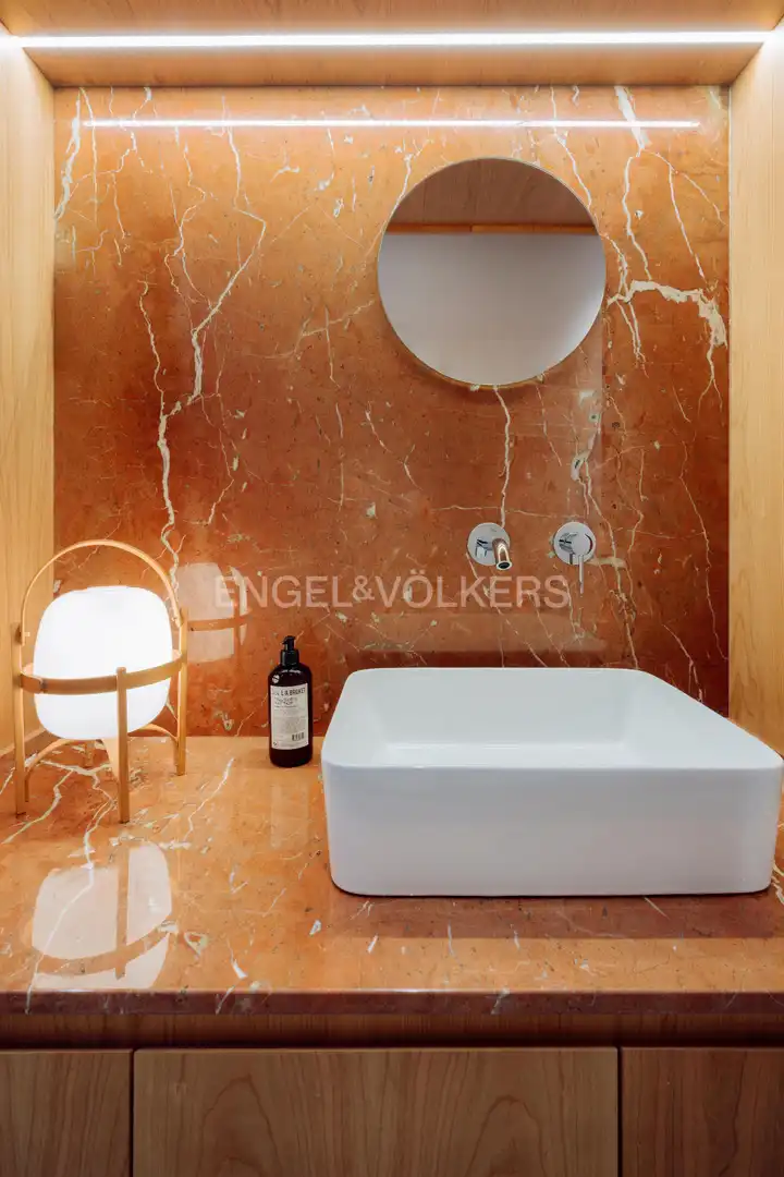 Bathroom of Flat for sale in Barcelona  with Heating and Balcony