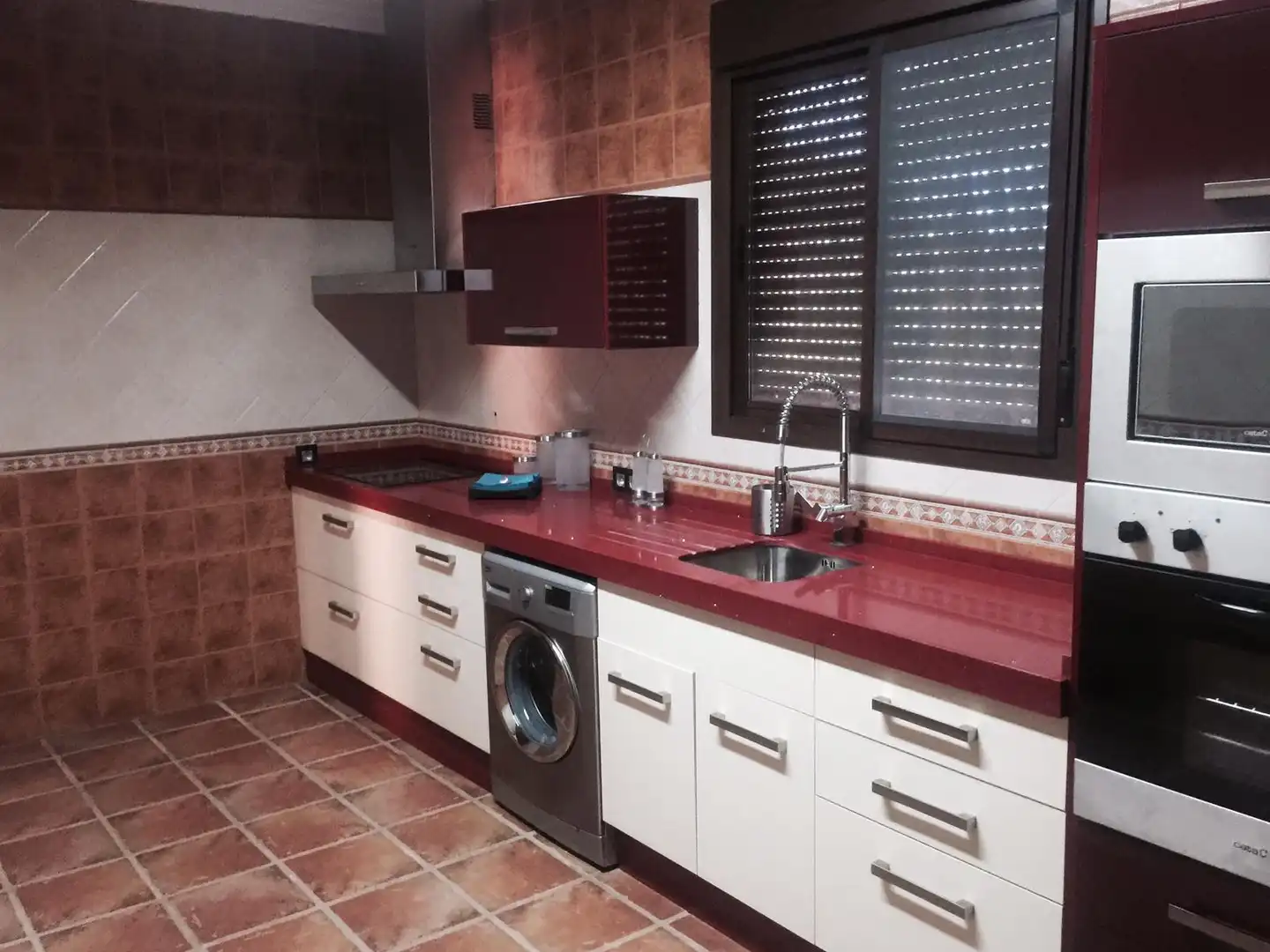 Cuina de Casa o xalet en venda en Chiclana de la Frontera amb Aire condicionat, Calefacció i Jardí privat