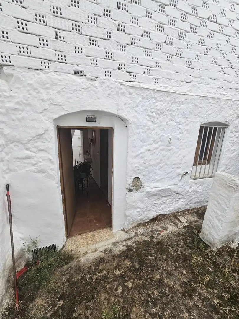 Houses for sale in Alozaina  with Storage room and Balcony