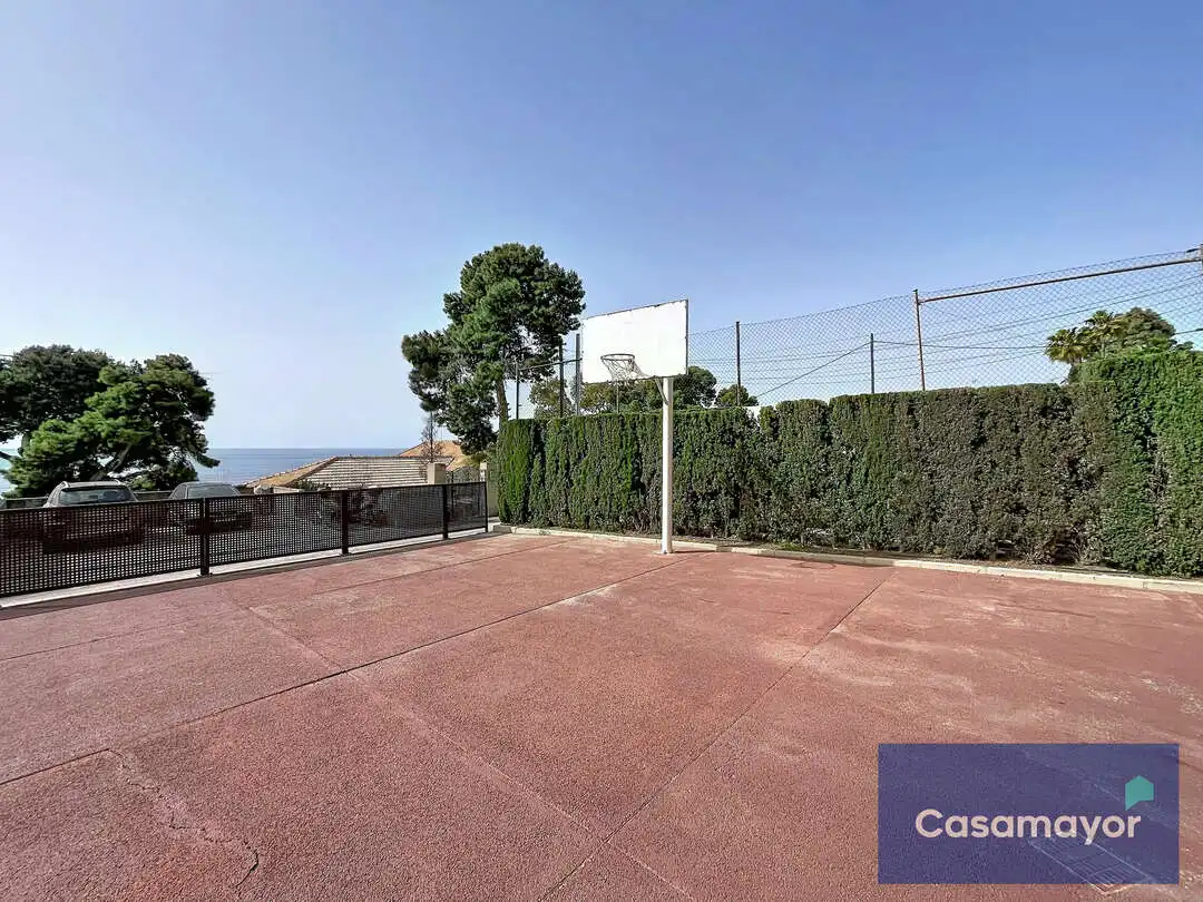 Jardí de Casa adosada en venda en Alicante / Alacant amb Aire condicionat, Calefacció i Jardí privat