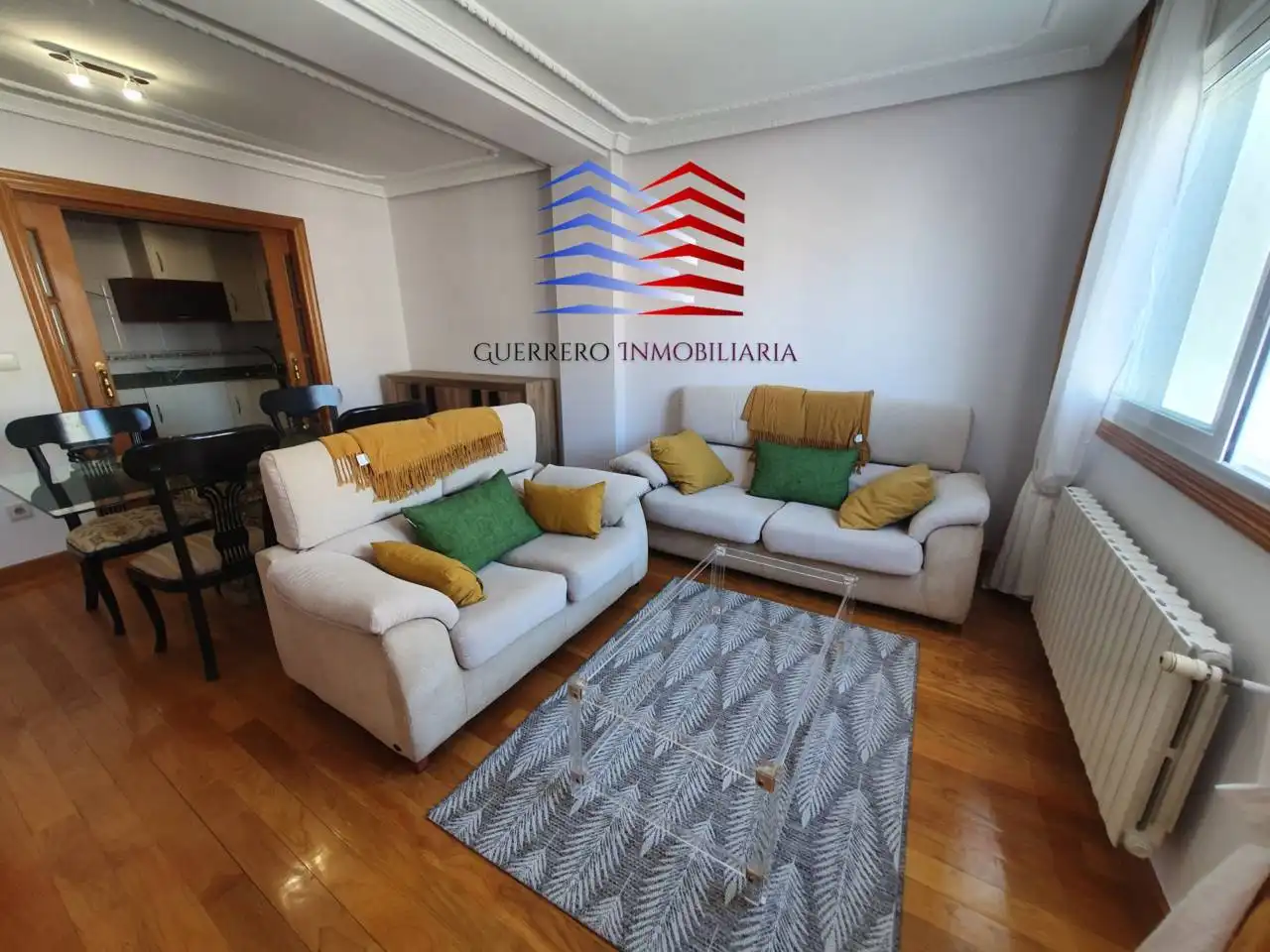 Wohnzimmer von Wohnungen zur Miete in Ourense Capital  mit Heizung, Parkett und Abstellraum