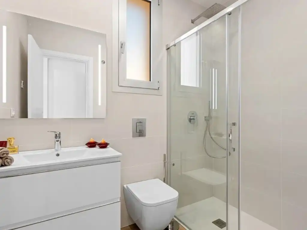 Bany de Apartament en venda en Orihuela amb Aire condicionat, Terrassa i Moblat