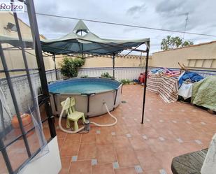 Piscina de Casa o xalet en venda en Carpio