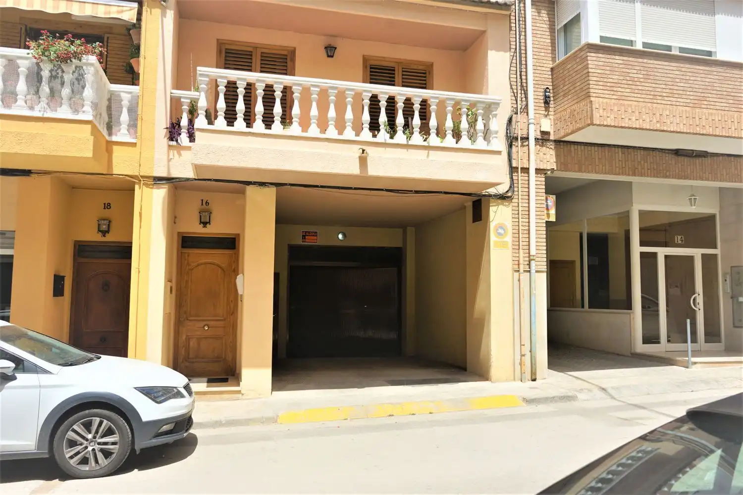 Vista exterior de Garatge en venda en Requena