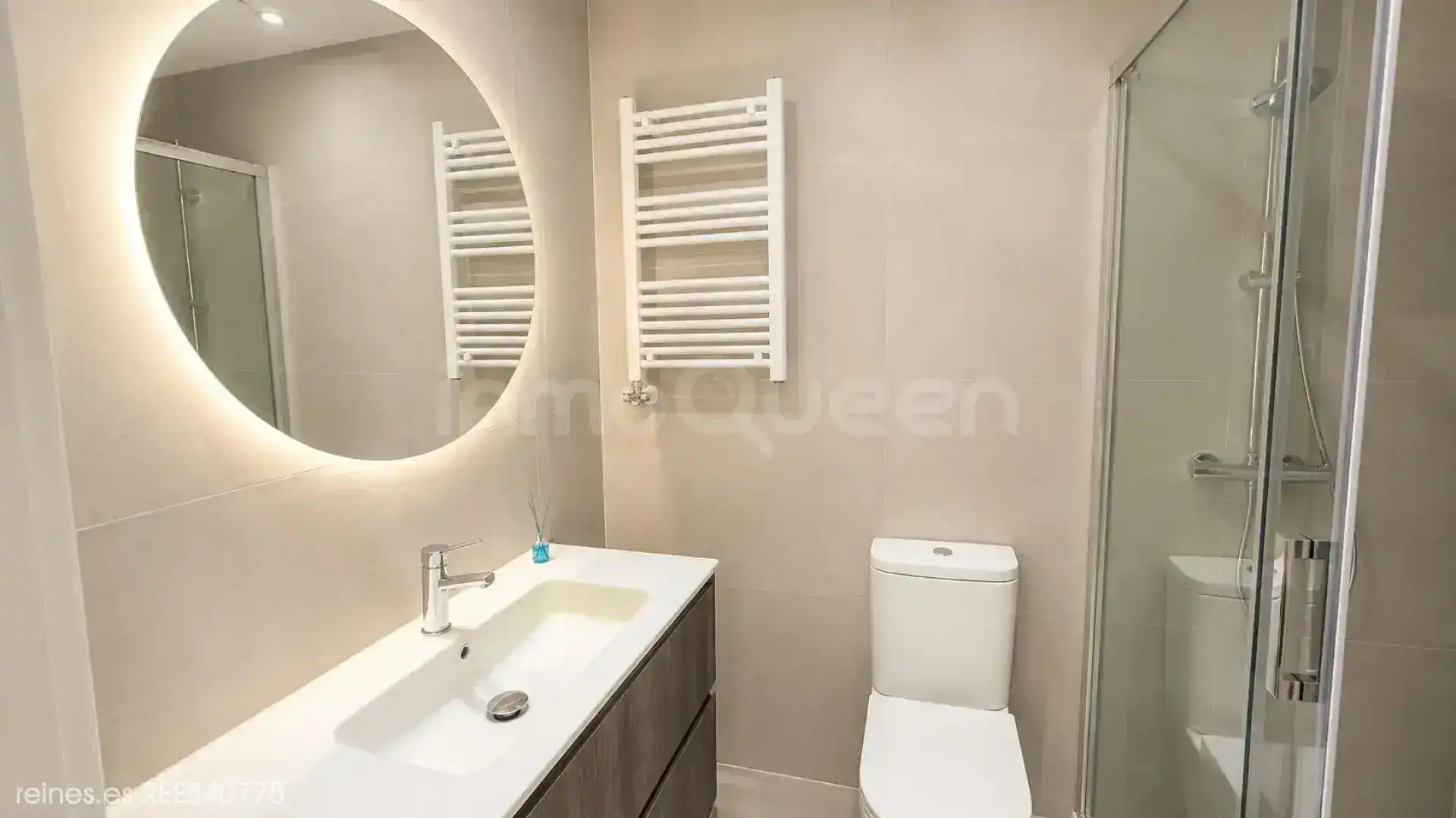 Baño de Piso de alquiler en Zaragoza con Calefacción y Amueblado