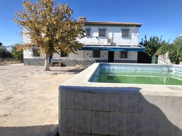 Detached house with balcony for sale in N/A