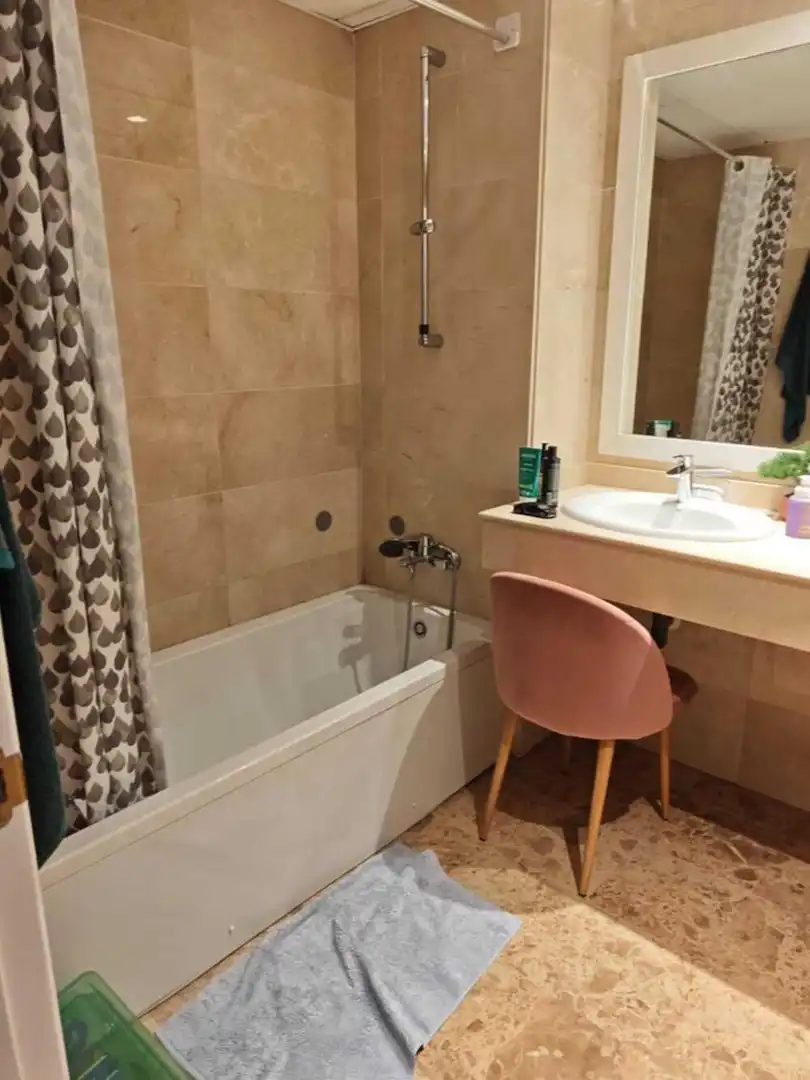 Bany de Apartament de lloguer en Marbella amb Aire condicionat, Terrassa i Traster