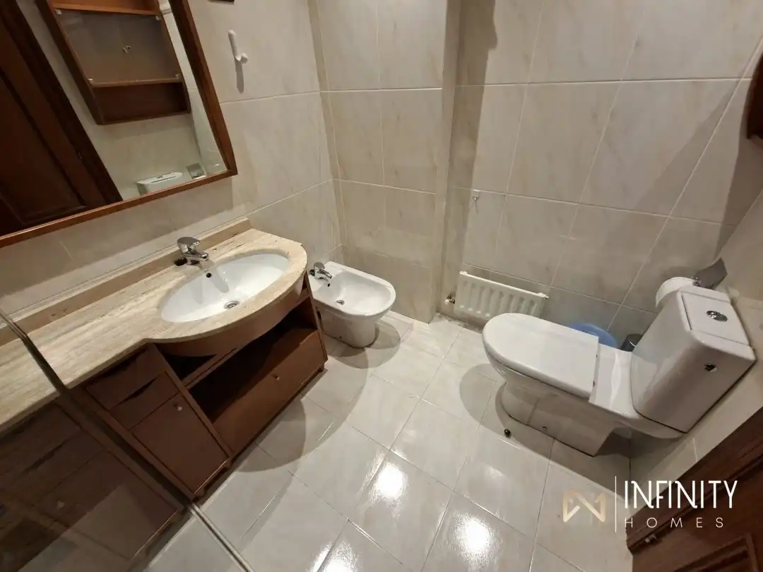 Badezimmer von Maisonette zur Miete in Bilbao  mit Heizung, Privatgarten und Terrasse