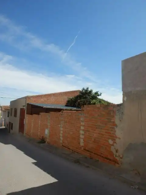 Vista exterior de Nau industrial en venda en La Puebla de Montalbán