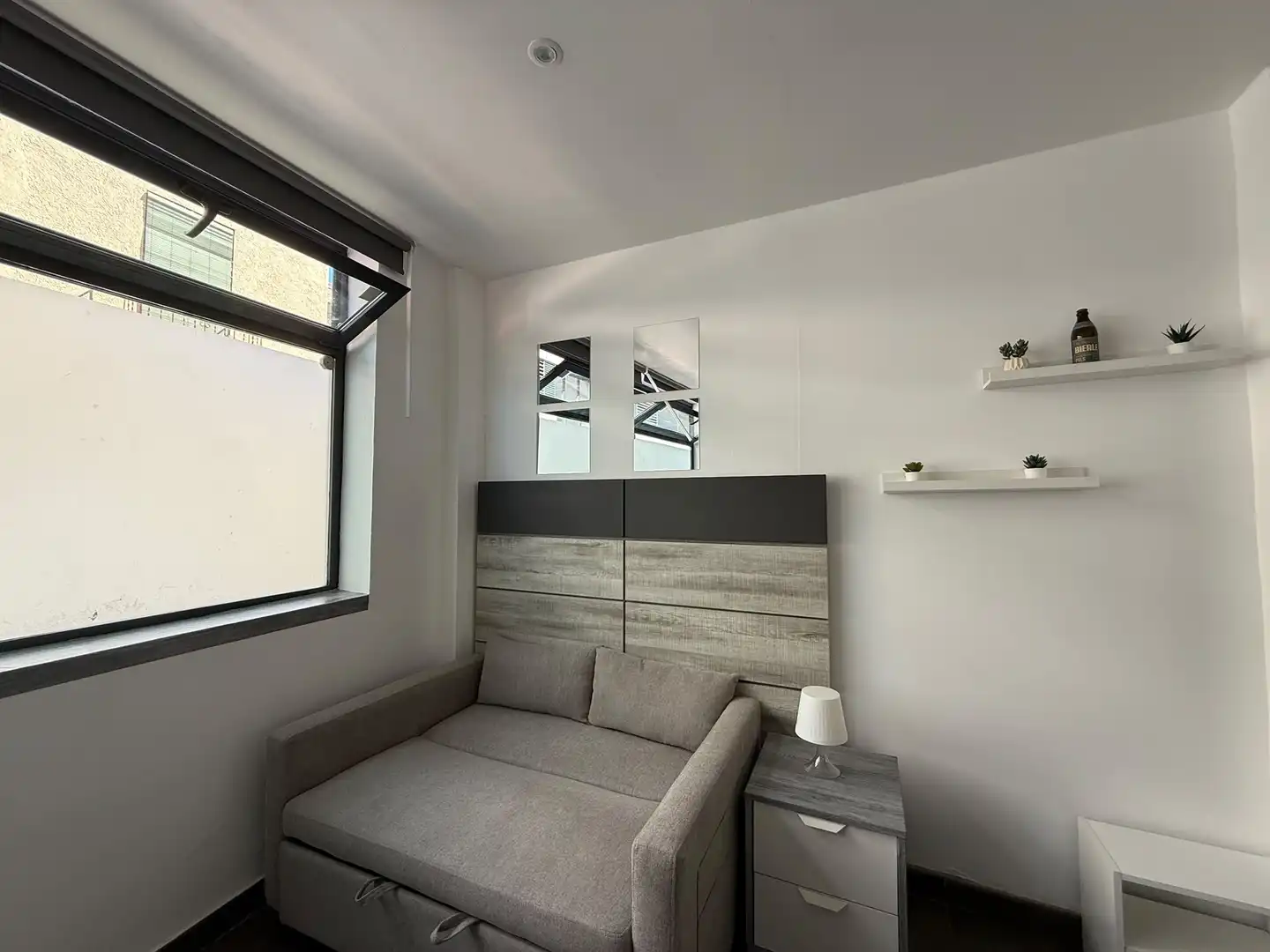 Estudio con terraza en alquiler en Calle del Naranjo