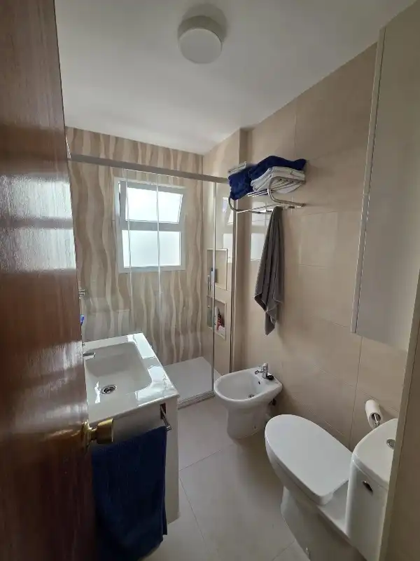 Bany de Apartament en venda en Nerja amb Calefacció, Terrassa i Traster