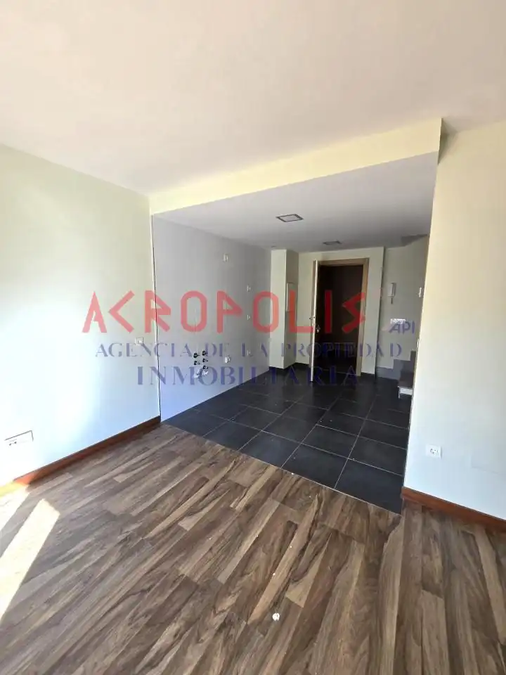 Maisonette zum Verkauf in Puebla de Lillo mit Heizung, Terrasse und Abstellraum