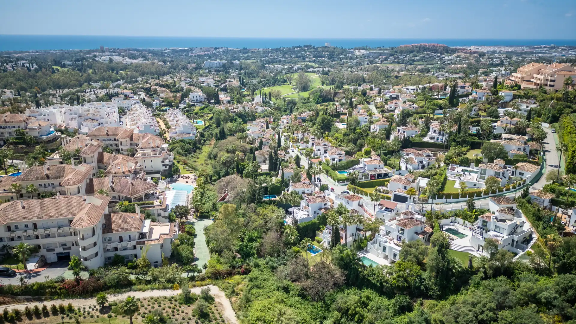 Chalet con piscina en venta en Nueva Andalucía, imagen 3
