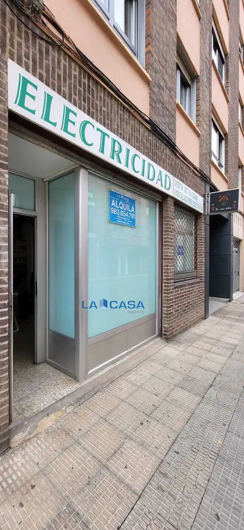 Vista exterior de Local de alquiler en Palencia