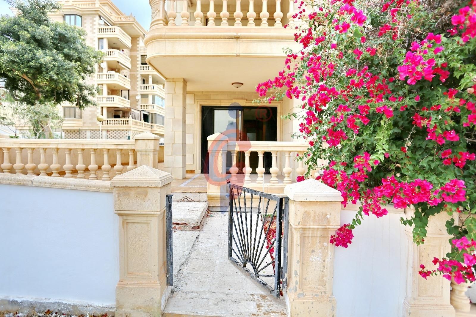 Apartment for sale in Guardamar del Segura  with Air Conditioner, Heating and Terrace