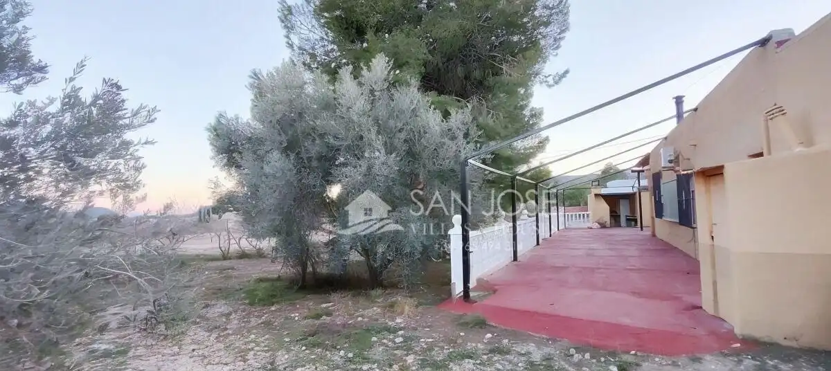 Casa o xalet en venda en Monóvar  / Monòver amb Calefacció, Traster i Piscina