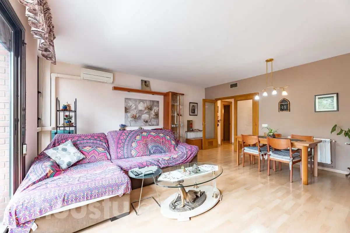 Sala de estar de Piso en venta en Barcelona con Aire acondicionado, Calefacción y Amueblado