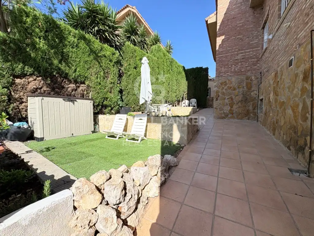 Houses for sale in Calle Goya-La Loma, La Loma