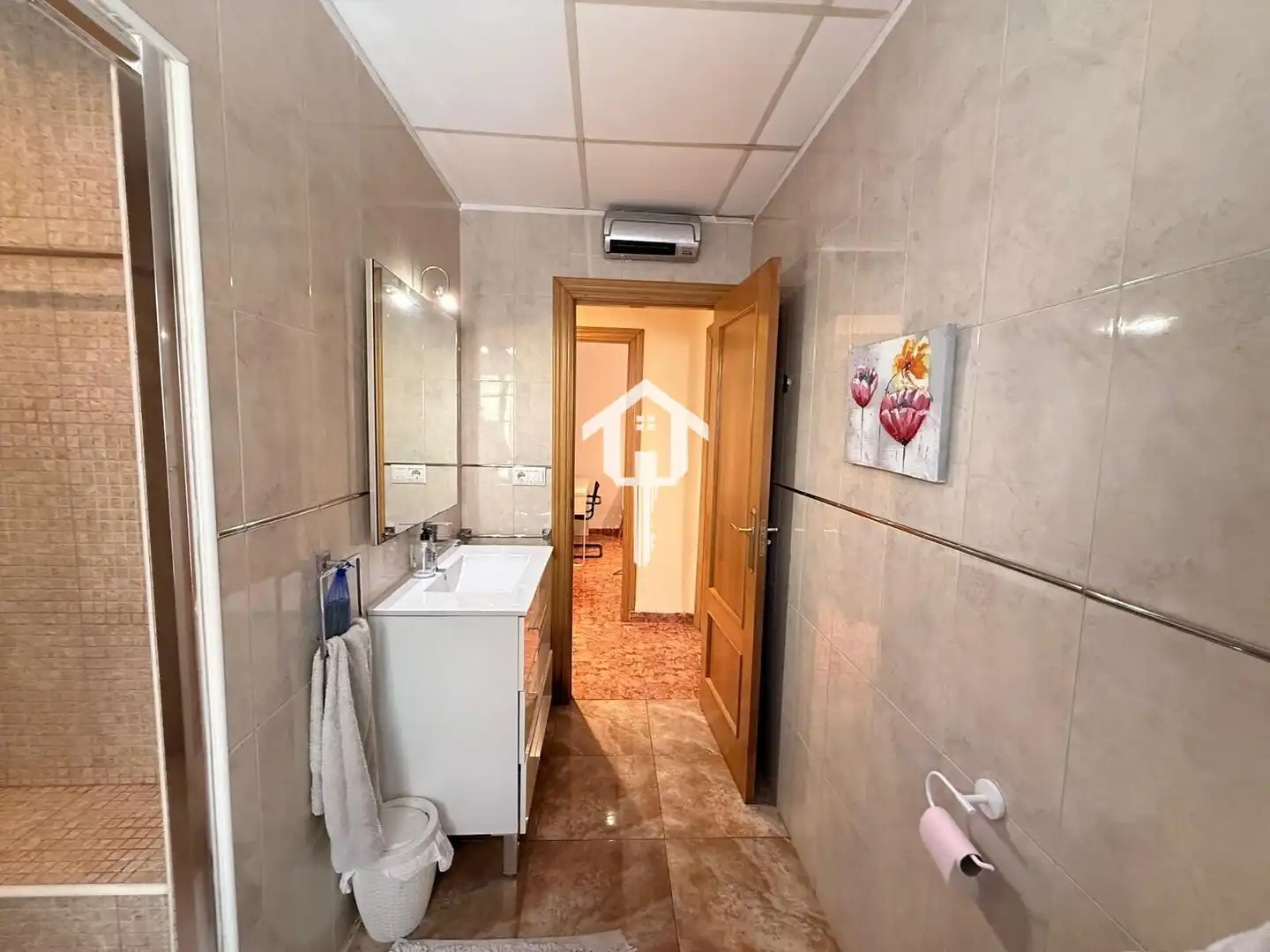 Badezimmer von Wohnung zum Verkauf in Alicante / Alacant mit Klimaanlage und Möbliert